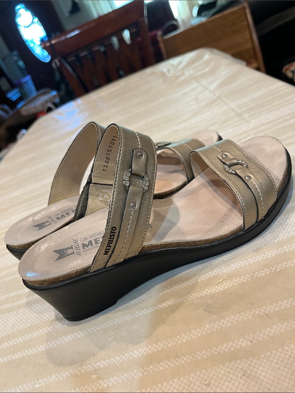Mephisto Gold Leather Wedge Sandals size 39 (9 US) - Picture 3 of 10